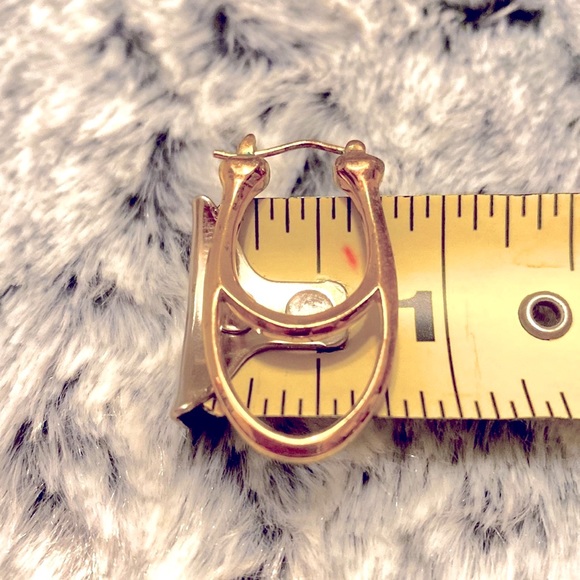 Beautiful! Coach Brass Double Hoop Gold Earrings With 1 Charm☝🏻🙃🌹🌹🌹 - Picture 7 of 7